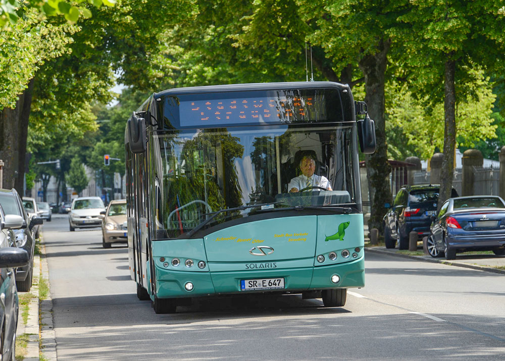 Stadtbus am Stadtplatz in Straubing